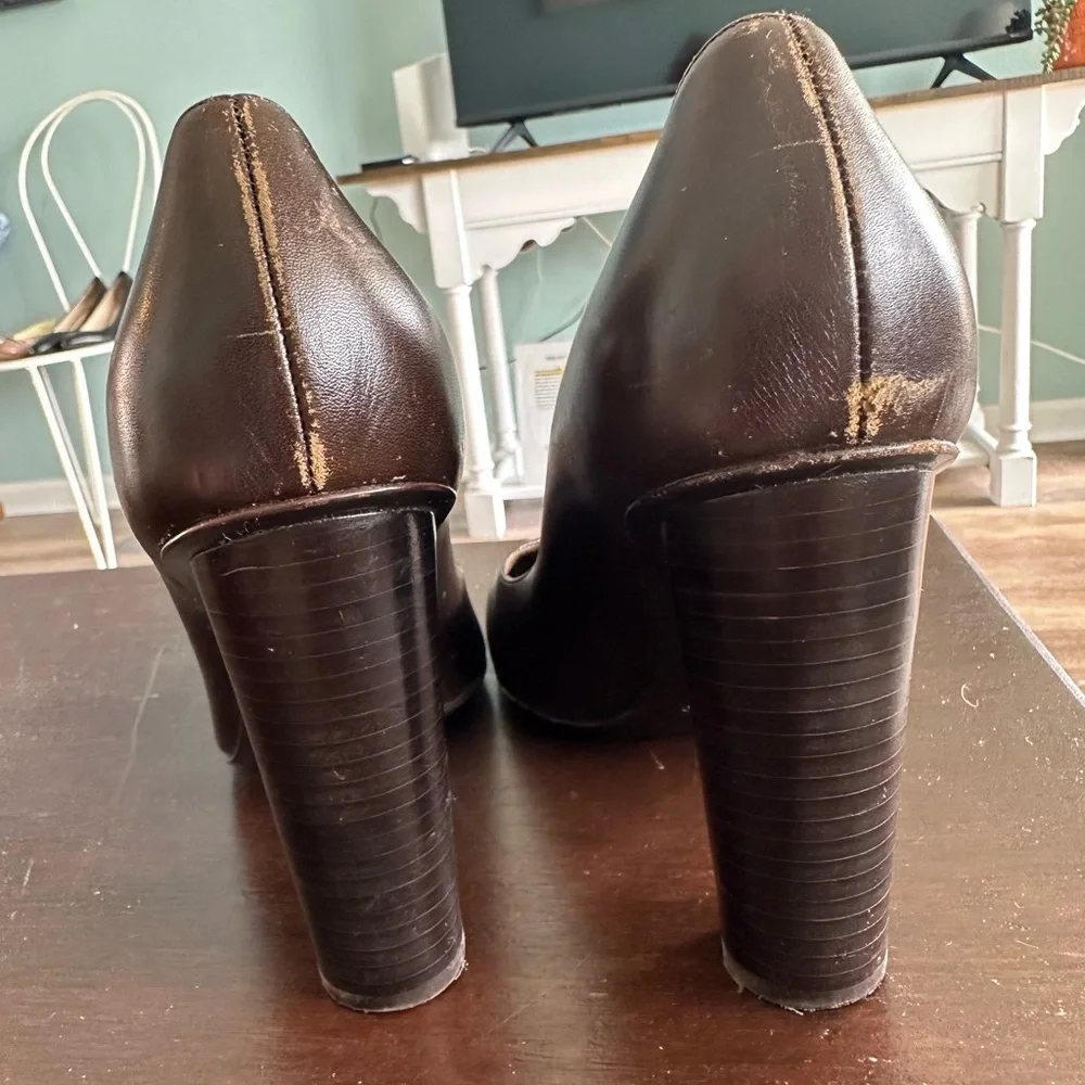 **** Dolce & Gabbana Size 40 VTG Brown Leather Heels - Picture 7 of 10
